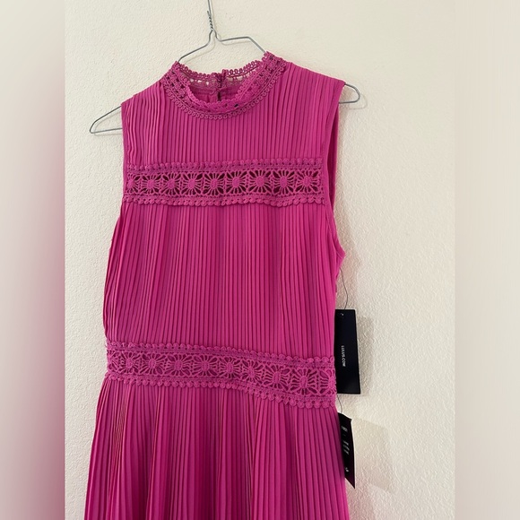 NWT Lulu's Something Wonderful Fuchsia Lace Pleated Skater Dress Pink Size Small - Picture 5 of 14